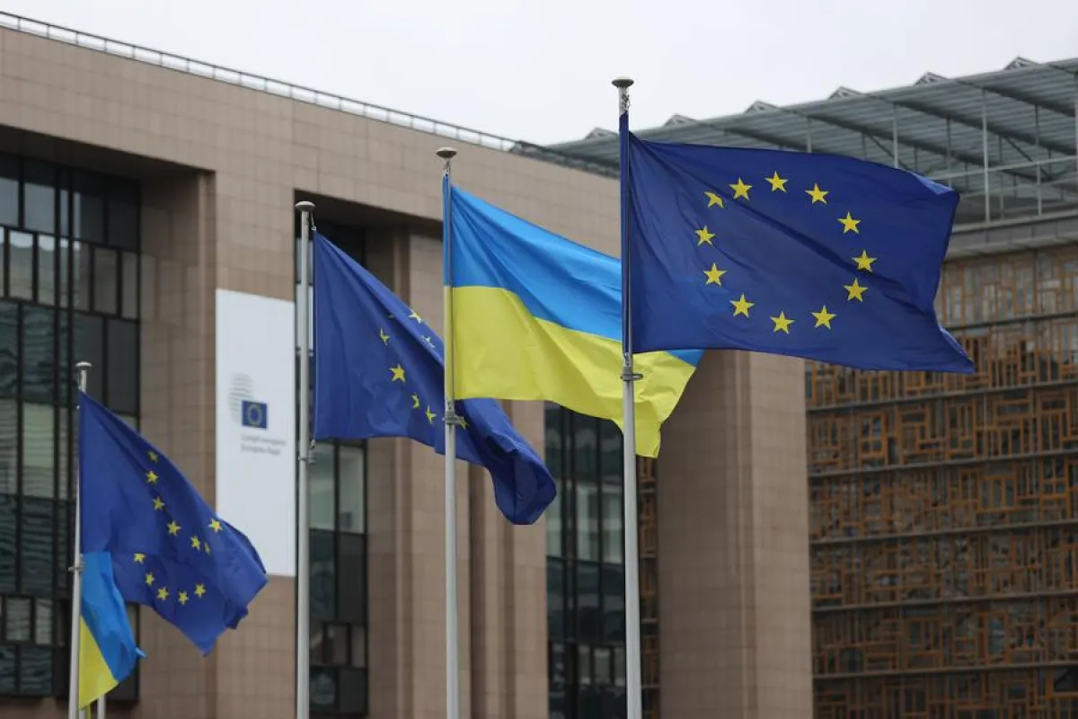 Председатель Европейского совета Антониу Кошта сообщил, что ЕС продвигается одновременно по двум направлениям своей стратегии: укреплению Украины и усилению давления на Россию ради «справедливого и устойчивого мира».