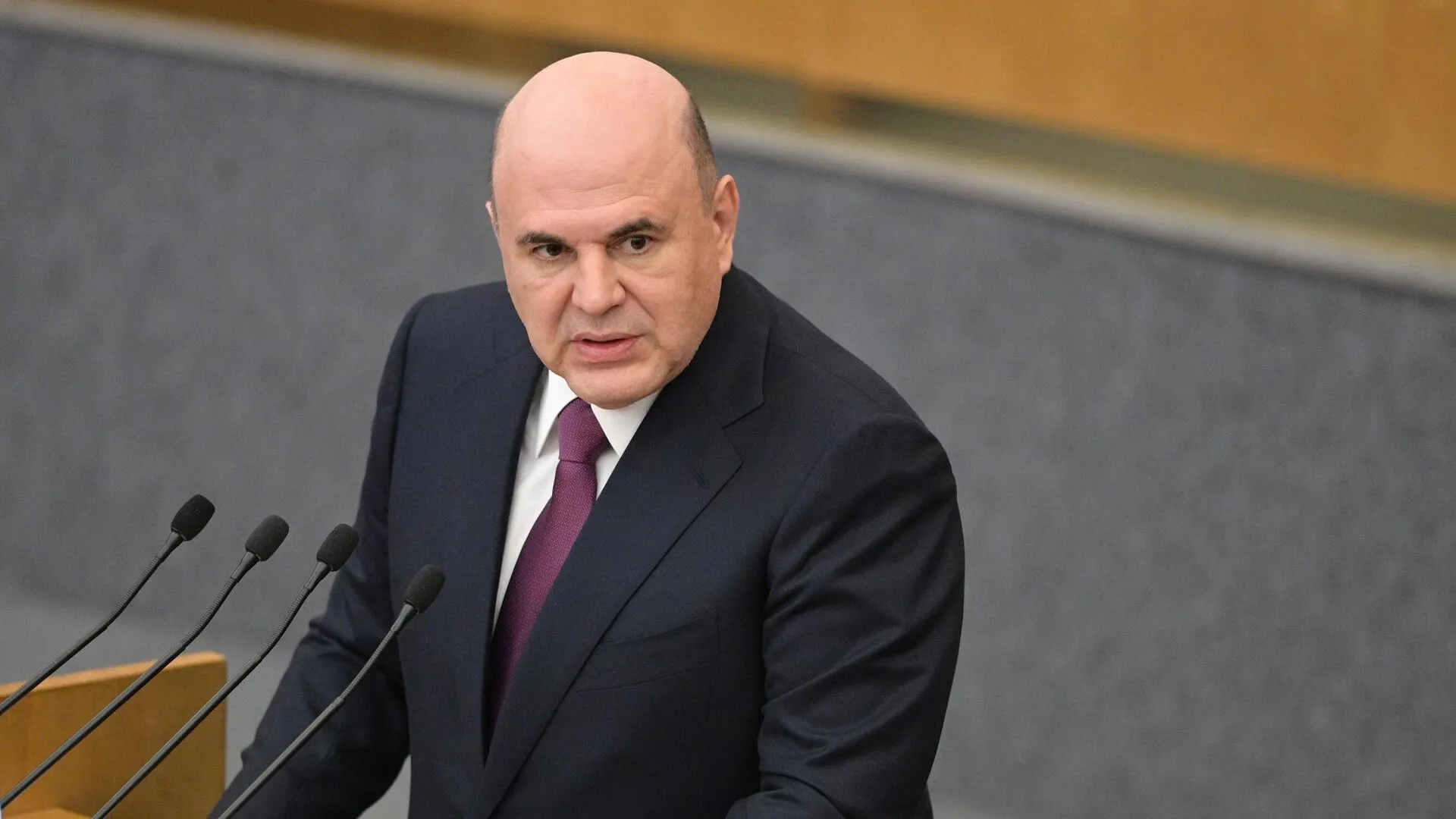 Ассоциация компаний электронной коммерции поддержала идею поэтапного введения НДС на импортные товары, предупредив, что резкое введение налога может привести к оттоку покупателей в нерегулируемые каналы и снижению выручки российских продавцов.