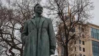 Академия ФСБ вновь получила имя основателя ВЧК Феликса Дзержинского по указу президента Владимира Путина. Решение обосновали «заслугами личного состава» и «выдающимся вкладом» Дзержинского в обеспечение государственной безопасности.