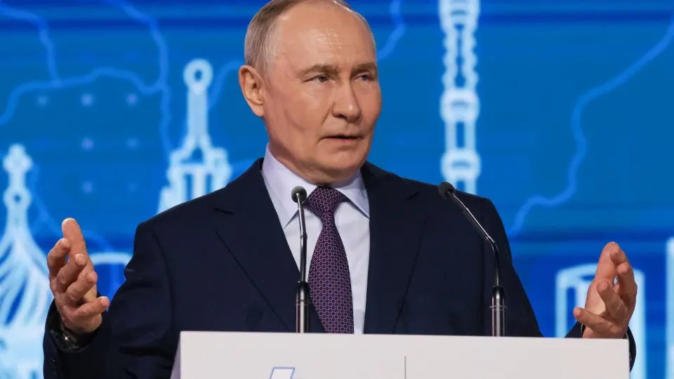 На фоне резкого падения рейтингов власти из-за блокировок интернета и ограничения Telegram президент призвал законодателей не увлекаться новыми запретами и сосредоточиться на системном подходе.
