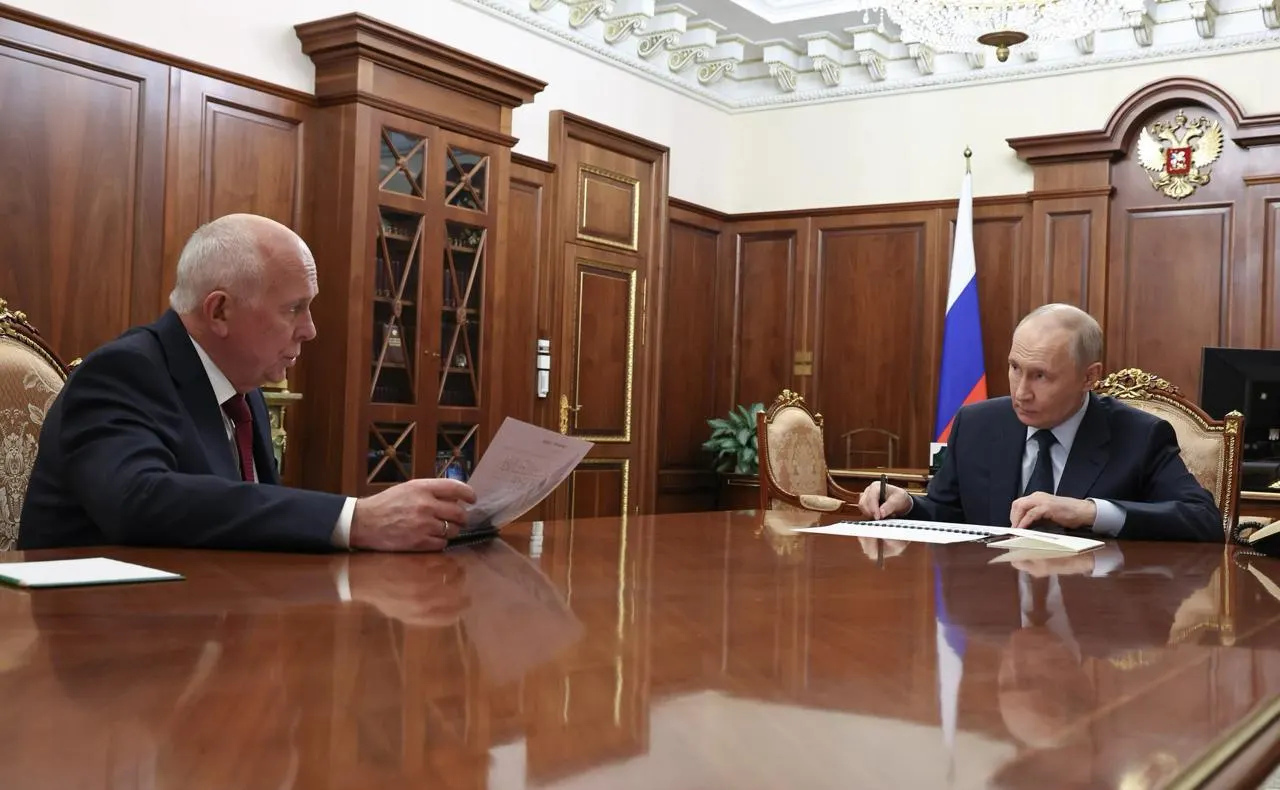 Руководство сообщает, что запуск серийного производства двух пассажирских моделей сдвинут на следующий год; ранее заявленные планы по выпуску к 2030 году пересмотрены.