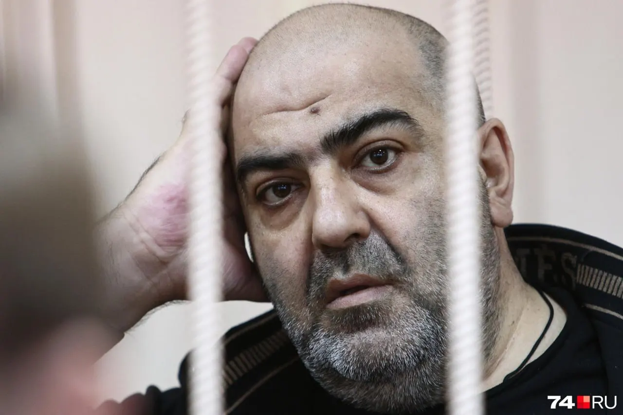 Суд признал директора подрядной организации виновным в хищении более 76 млн рублей при выполнении госконтракта на ремонт дороги. Ему назначили шесть лет лишения свободы, штраф 40,5 млн рублей, арест на имущество стоимостью свыше 50 млн рублей сохраняется.