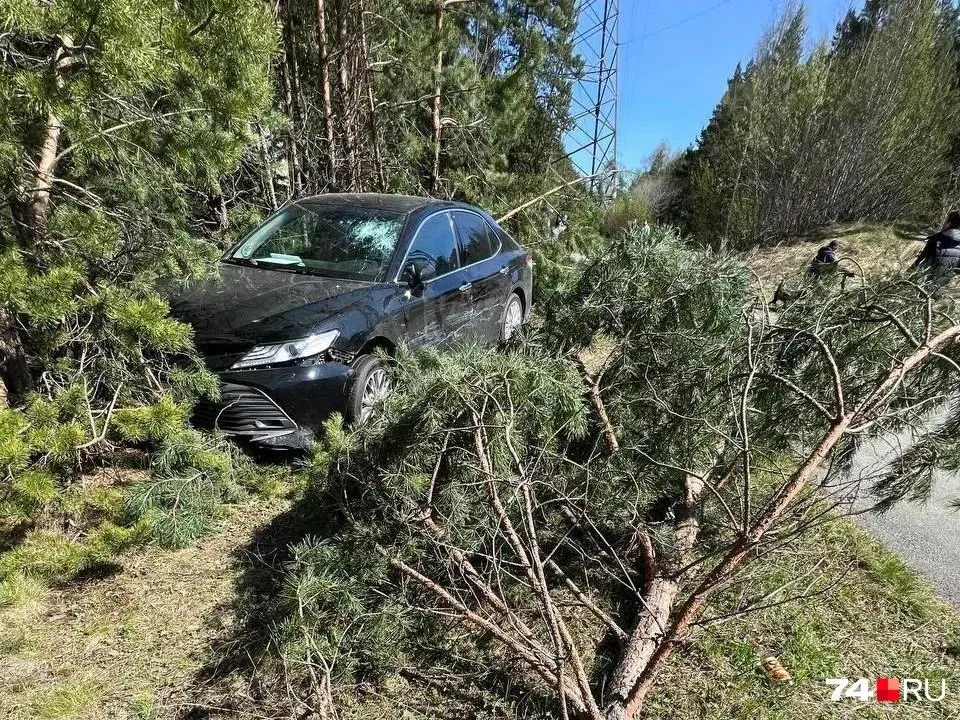 27‑летний челябинец оставил Toyota Camry в бору и уехал без прав — в отношении него составили четыре административных протокола.