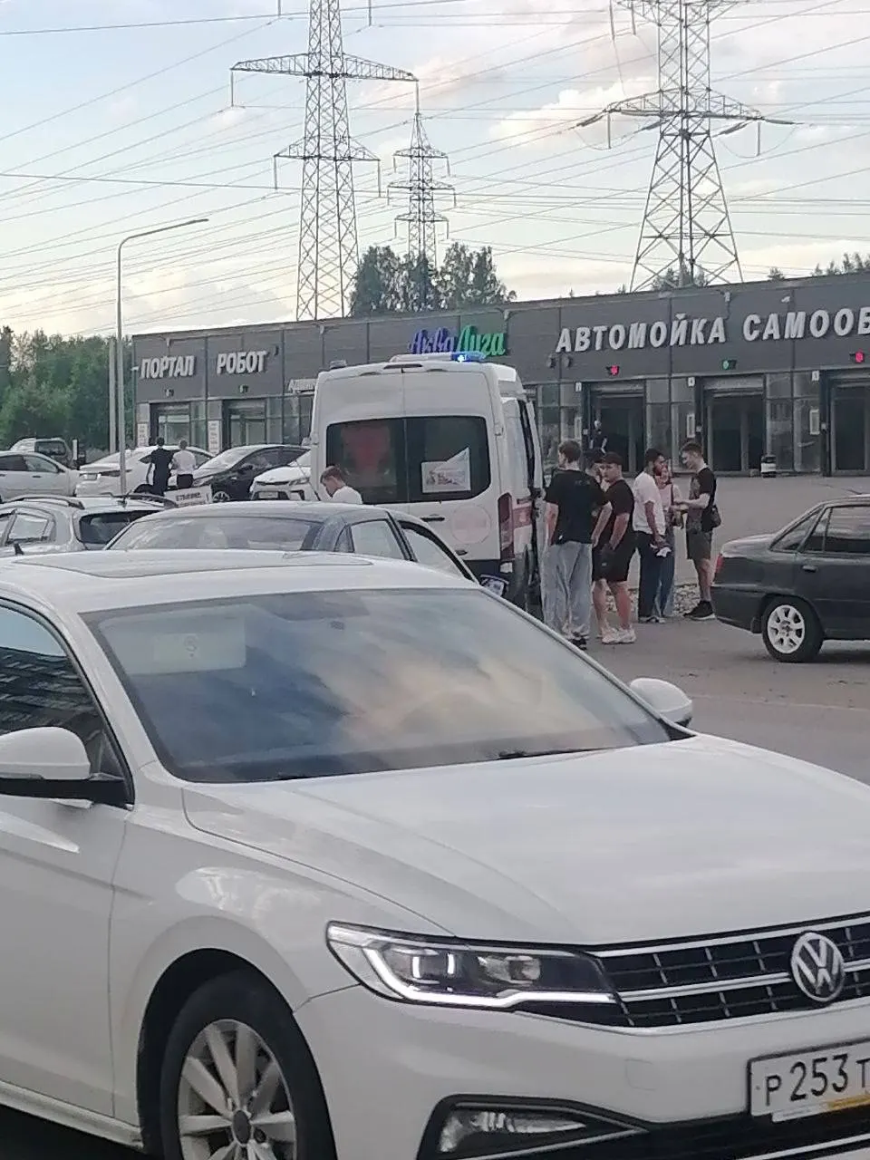 ДТП на улице Профессора: пострадавшую увезли в больницу. Девушка ехала на арендованном электросамокате.