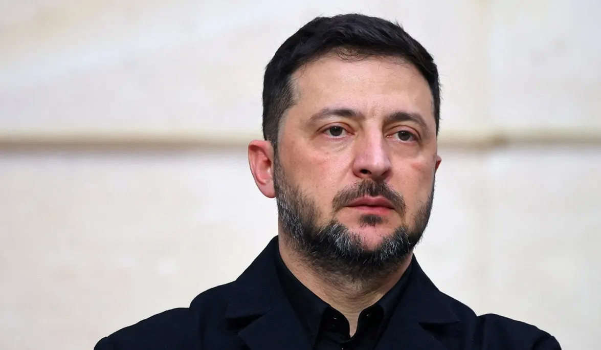 Президент Украины назвал позицию российского лидера «слабым ответом», заявив, что отказ от переговоров демонстрирует нежелание прекращать военные действия и игнорирование предложения о временном прекращении огня и переговорах на нейтральной площадке.