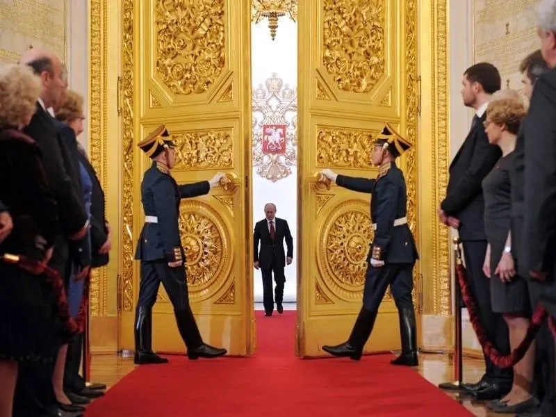 Сегодня президент выступит с большой речью на пленарном заседании ПМЭФ о ходе спецоперации в Украине и вмешательстве НАТО. Начало — 16:00 по Самаре.