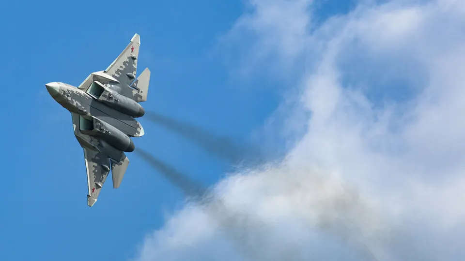 Минпромторг предъявил АО «Авиационная и морская электроника» претензию по контракту «Дисплей‑И7»: третий этап работ просрочен более шести лет, министерство требует перечислить неустойку в размере 257,1 млн рублей.