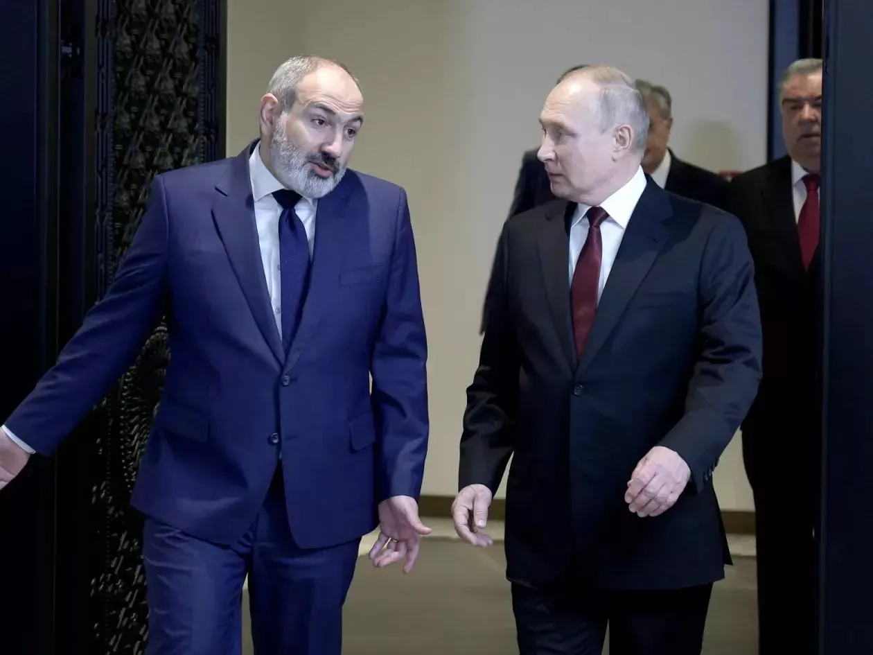 Премьер-министр Никол Пашинян заявил, что Ереван не намерен вступать в антироссийские санкции Евросоюза, но и не будет помогать в их обходе; европейские специалисты якобы подтвердили отсутствие такого содействия.