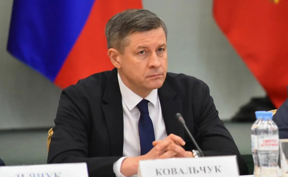 Временно исполняющий обязанности губернатора Егор Ковальчук подписал указ об отставке регионального правительства. Новый состав пока не представлен. Ранее 13 мая были подписаны указы об отставке губернаторов Белгородской и Брянской областей.