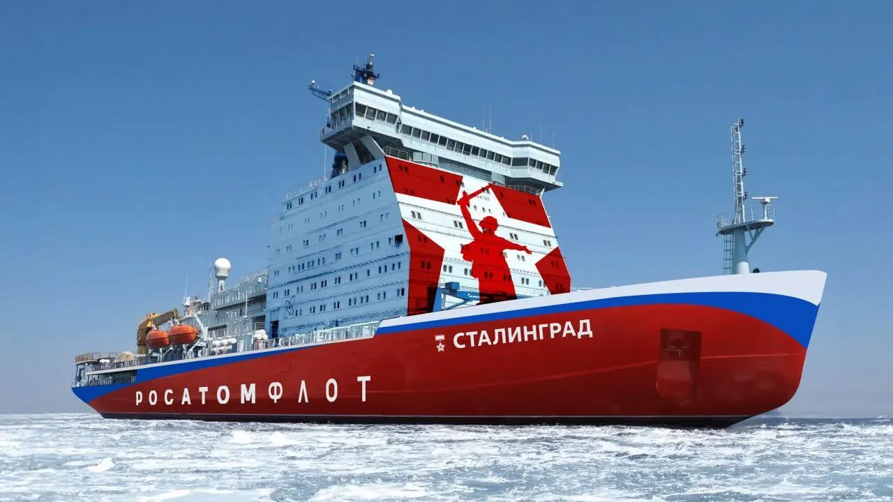 Для достройки ледоколов «Ленинград» и «Сталинград» и обслуживающего судна обсуждают введение портового сбора или дополнительной платы на Северном морском пути; потенциальные поступления — до 138 млрд рублей за период 2027–2035 годов.