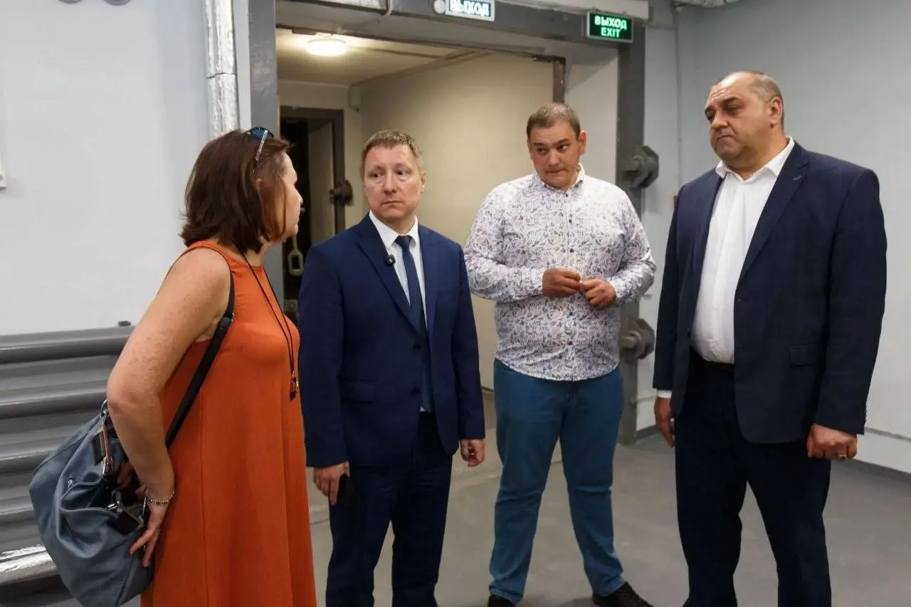 Мэр заявил, что укрытие привели в соответствие с нормами после ремонта за счёт местного бюджета. Жителей и экспертов всё ещё беспокоит доступность и состояние других убежищ.