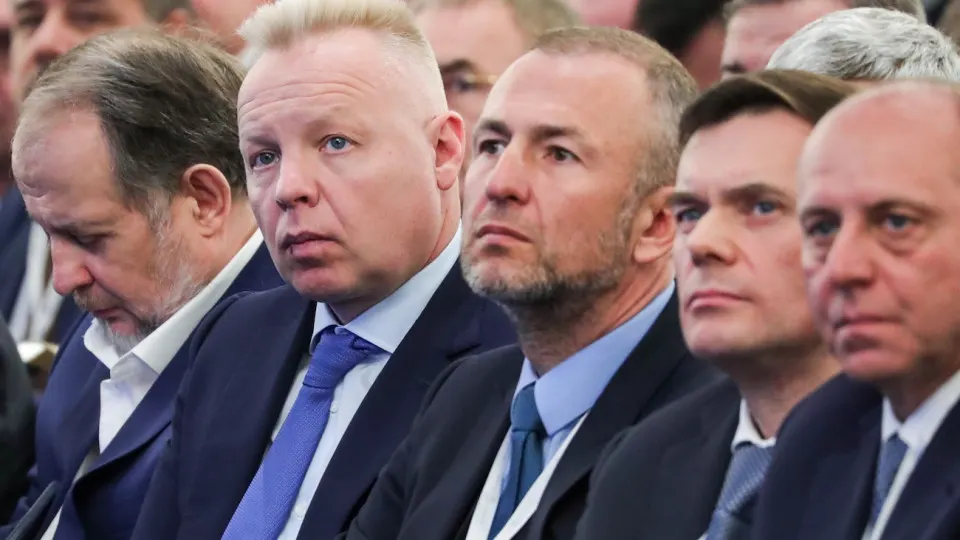 Российские бизнес‑объединения предлагают запретить публикацию судебных актов и данных участников по делам о возмещении убытков от санкций; инициатива обсуждается в администрациях и профильных министерствах.