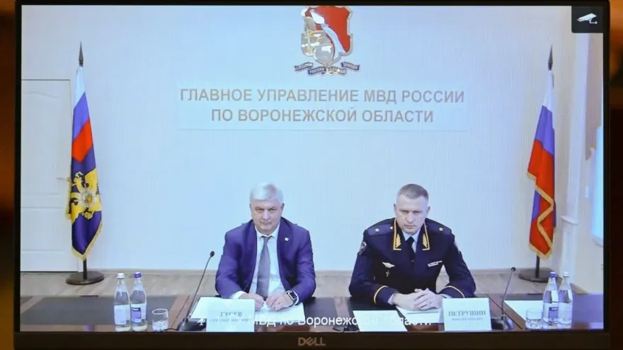 Министр внутренних дел 8 июня представил личному составу нового начальника ГУ МВД по Воронежской области — генерал‑майора Максима Петрушина. Ранее он руководил УМВД Ульяновской области; переход в Воронеж рассматривают как повышение.