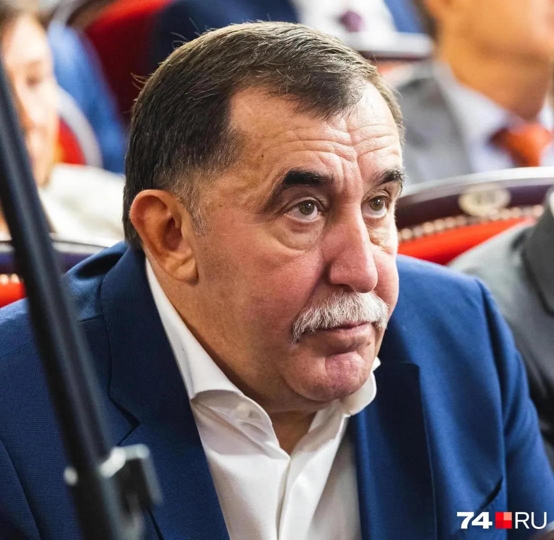 Бывший гендиректор «Трест Магнитострой» и «Гринфлайт» сам подал заявление о банкротстве; суд ввёл реструктуризацию долгов и процедуру реализации имущества до декабря 2026 года.