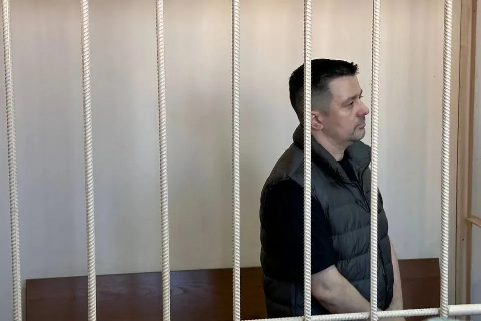 Дело бывшего руководителя фонда капитального ремонта Виктора Тихоненко направлено в Центральный районный суд Челябинска: его обвиняют в фиктивных работах по ремонту кровли и получении взяток за контракты на лифты и покупку квартиры.