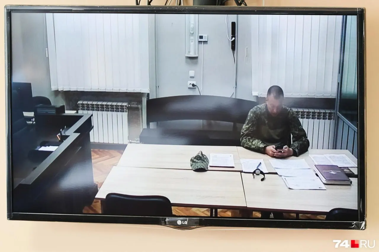 Суд отказал бывшему руководителю городского управления полиции в ходатайстве о восстановлении. На заседании допросили ещё одного свидетеля и изучили письменные материалы; ранее экс‑полицейский уехал добровольцем на СВО.