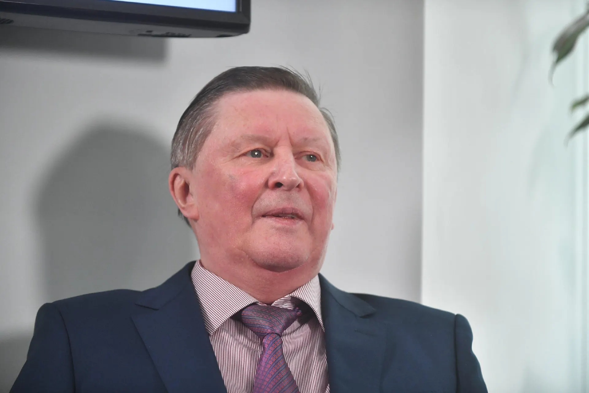 Бывший министр обороны Сергей Иванов скончался в возрасте 73 лет. Вспоминают его увлечение баскетболом и недавние снимки.