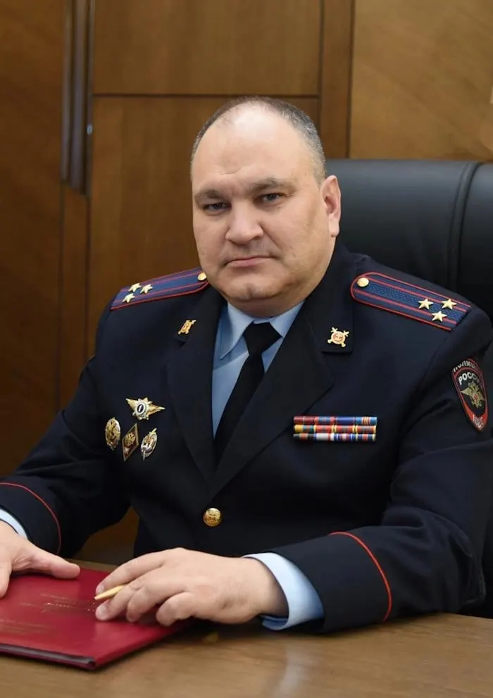 Кратко о биографии и служебном пути Константина Кремнева: год рождения, образование, карьера в органах МВД и назначение на должность в Волгоградской области.