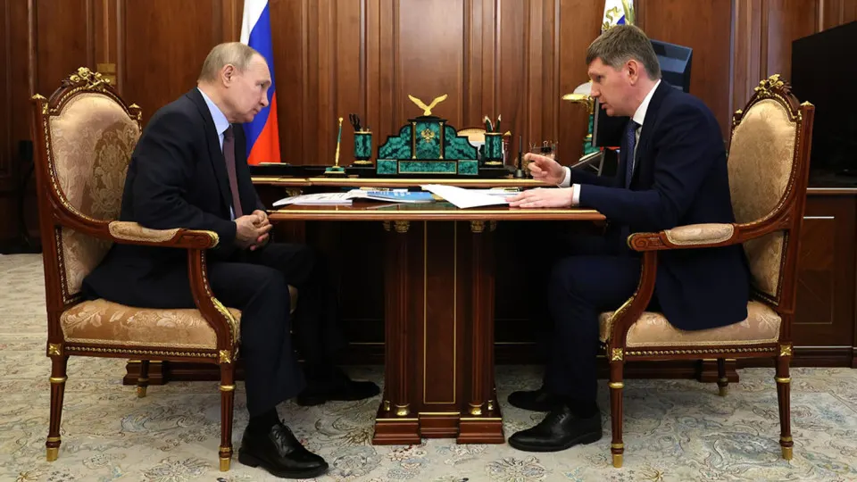 Президент потребовал запустить новый инвестиционный цикл, но вложения в основной капитал сокращаются: бизнес не готов инвестировать из‑за высоких ставок, бюджетной экономии, риска изъятия активов и других факторов.