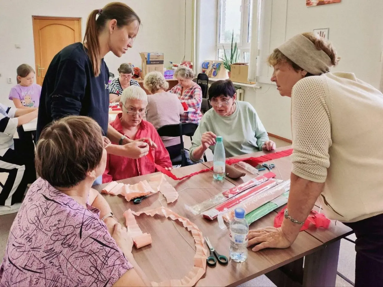 Центр «Человек напротив» приглашает жителей Челябинска 55+ на бесплатные занятия по сохранению когнитивного здоровья: нейро‑фитнес, арт‑терапия и адаптивная гимнастика.