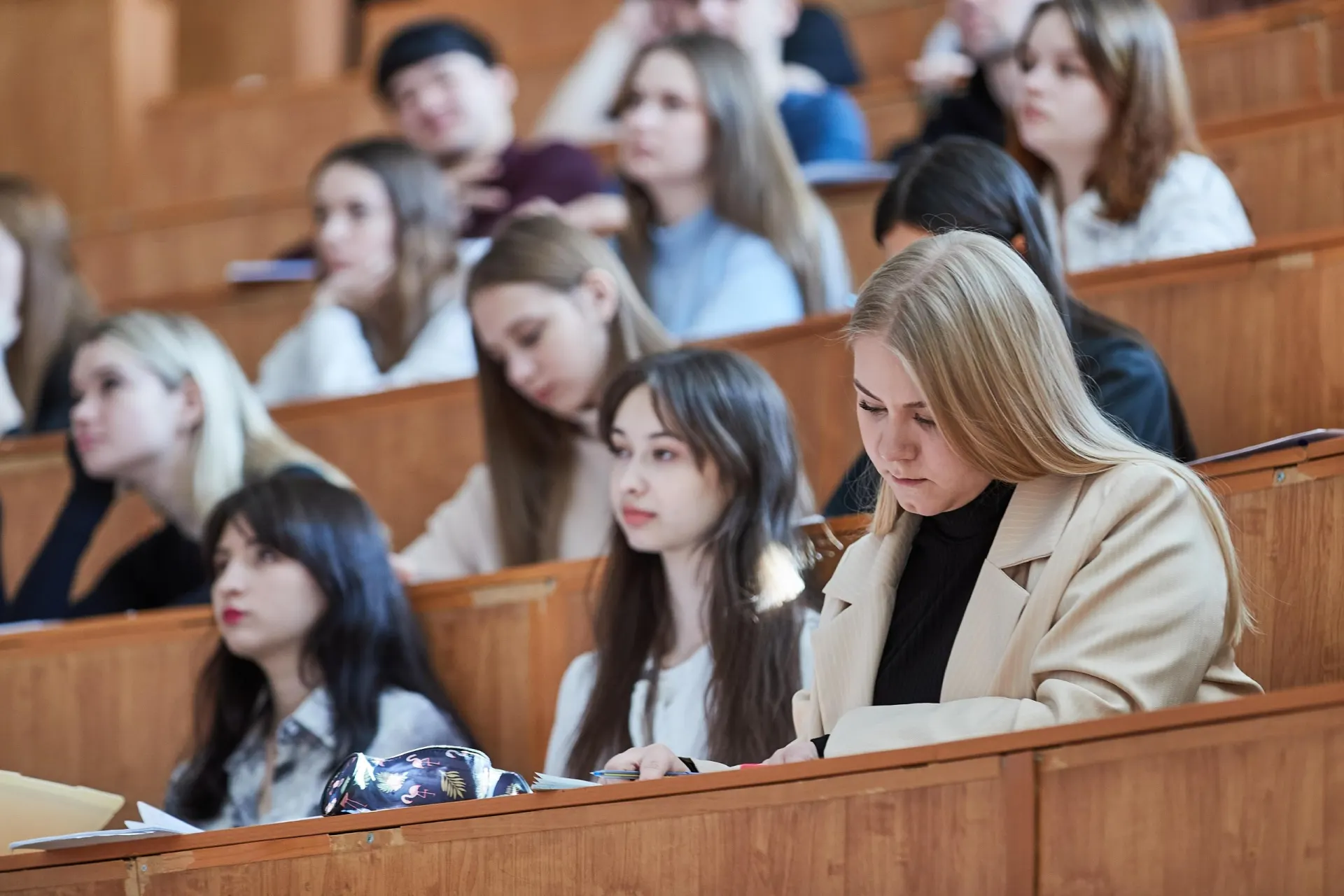 В нормативных изменениях по целевому обучению штрафы заменили обязательством компенсировать расходы, а студентов теперь могут отчислять в любой момент.