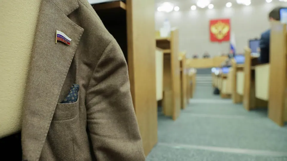 Правительство одобрило инициативу, которая исключает наказания за отсутствие или несвоевременную подачу деклараций региональными парламентариями, поручив доработки законопроекта.