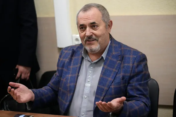 Обвинения лишают права баллотироваться: среди пострадавших — представители партий и независимые активисты. В большинстве случаев дела завершились минимальными штрафами за публикации в сети.