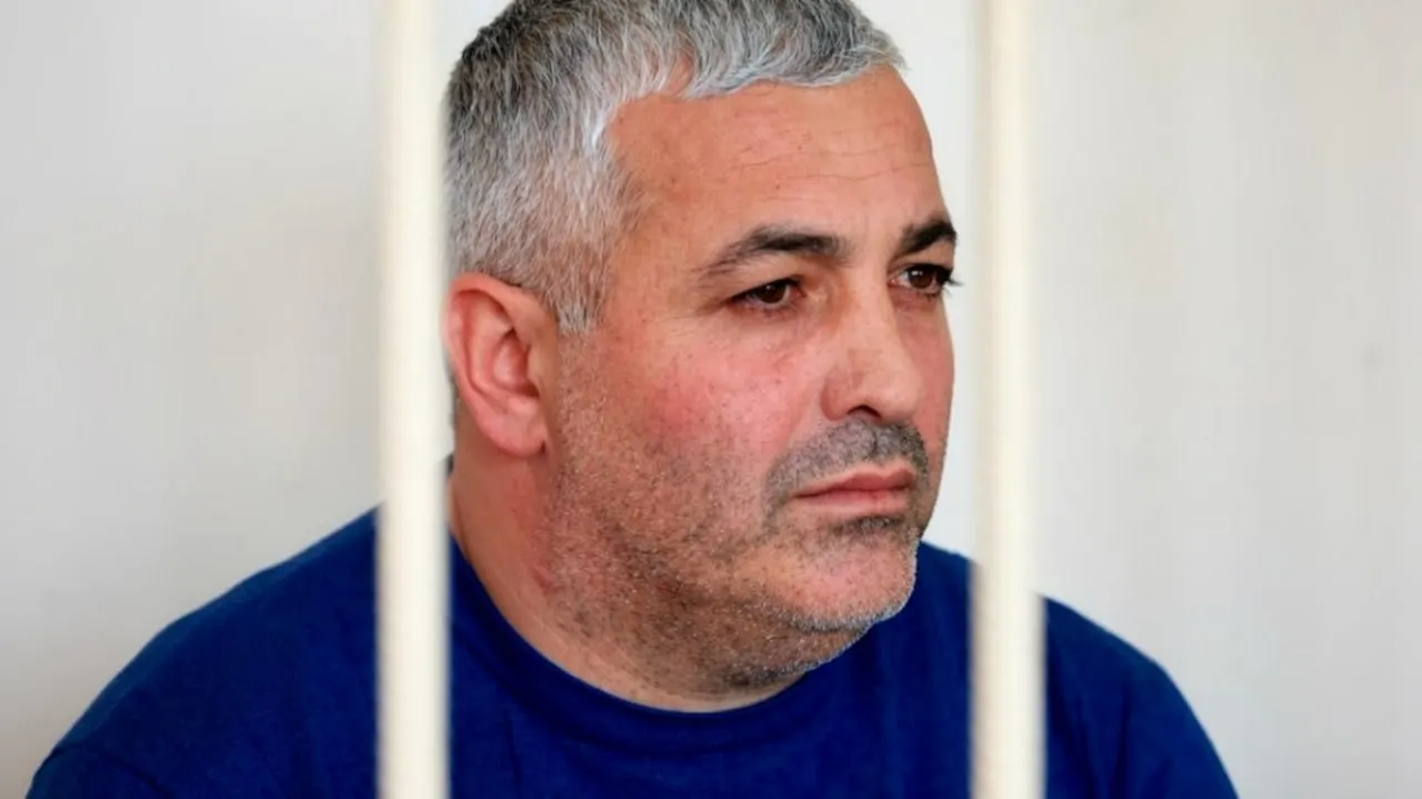 Челябинский областной суд отклонил жалобу защиты и продлил арест гендиректора компании, которого обвиняют в многомиллионных хищениях при исполнении госконтрактов на уборку нелегальных свалок в регионе.