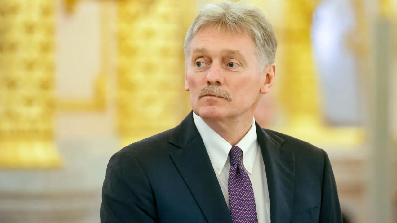 Пресс‑секретарь президента заявил, что из‑за поддержки Запада конфликт перешёл в полноценную войну; удары по гражданской и энергетической инфраструктуре он назвал террористическими, при этом заявив о готовности к переговорам.