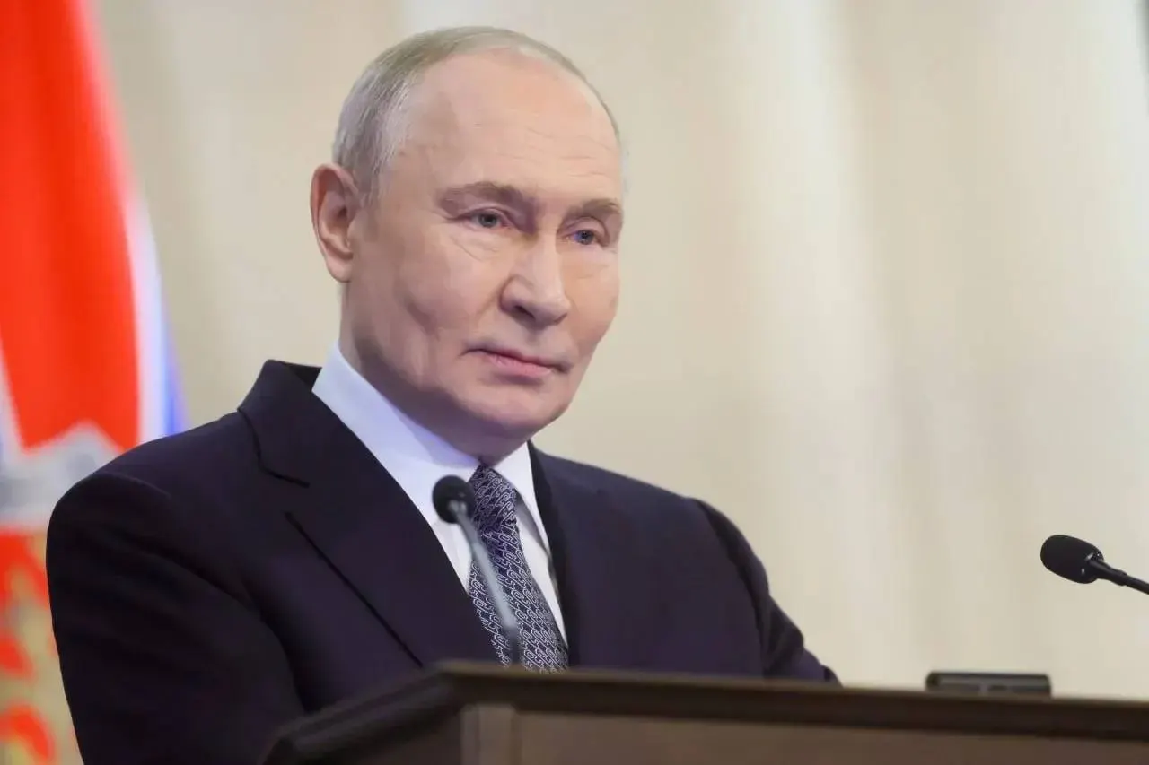 Президент поздравил военнослужащих и ветеранов Воздушно‑десантных войск, подчеркнув решительные действия десантников в ходе специальной военной операции и выразив уверенность в их дальнейшем вкладе в обороноспособность страны.