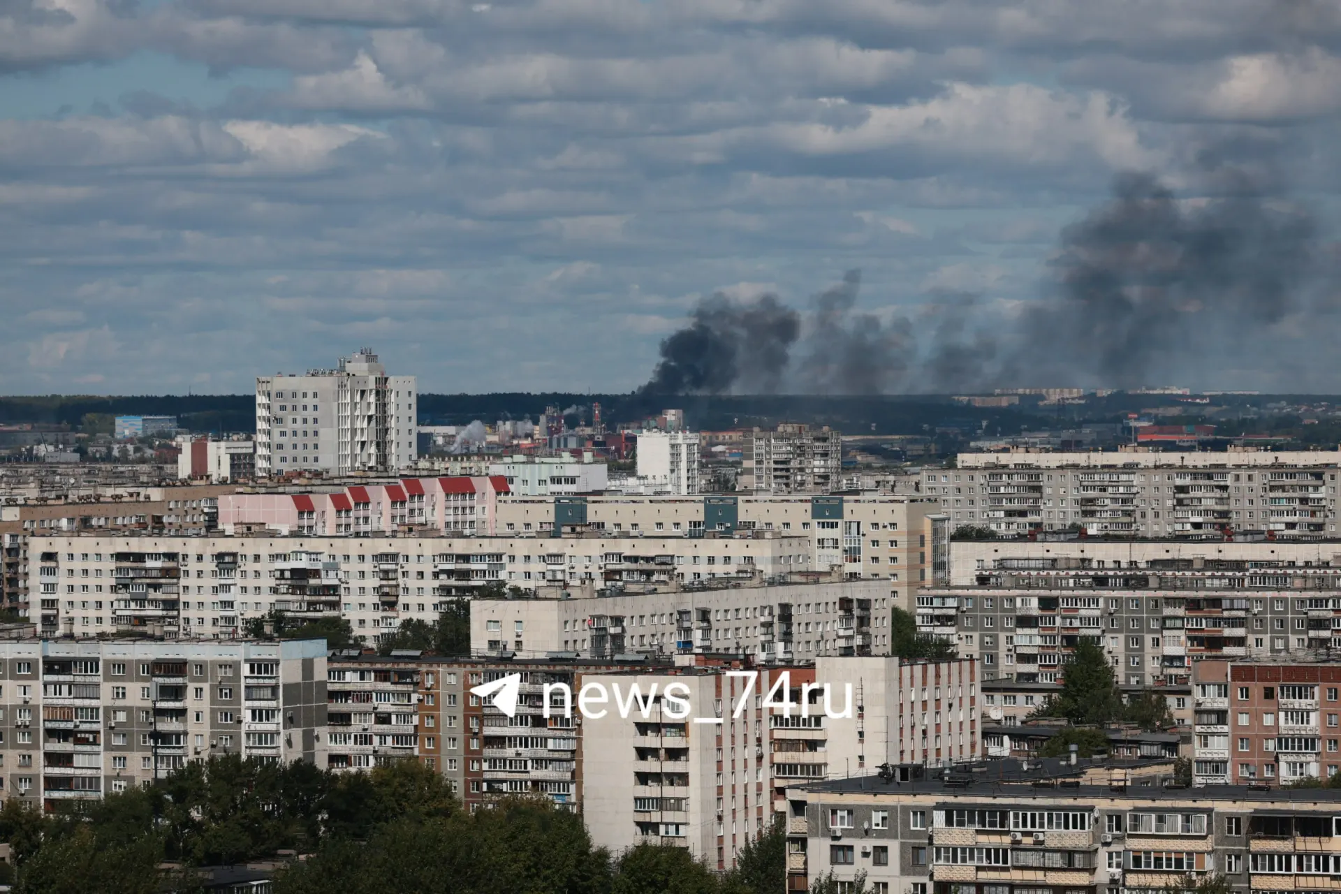 На Свердловском тракте зафиксирован дым над промышленной зоной. В МЧС сообщили об отсутствии вызовов в этот район.