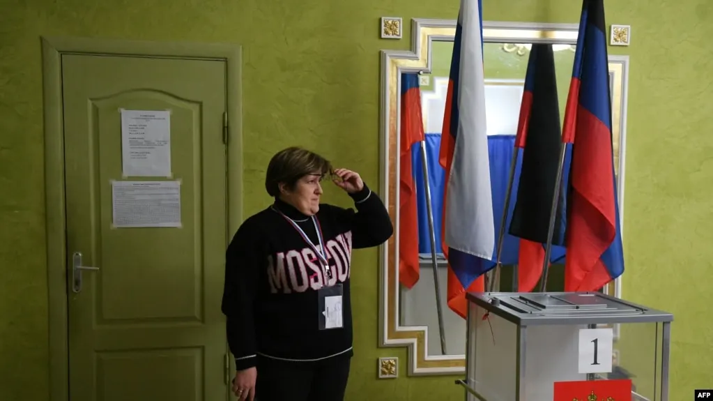 Сообщения о принуждении к голосованию через ДЭГ, смене участка и поддержке определённых кандидатов поступают из нескольких регионов.