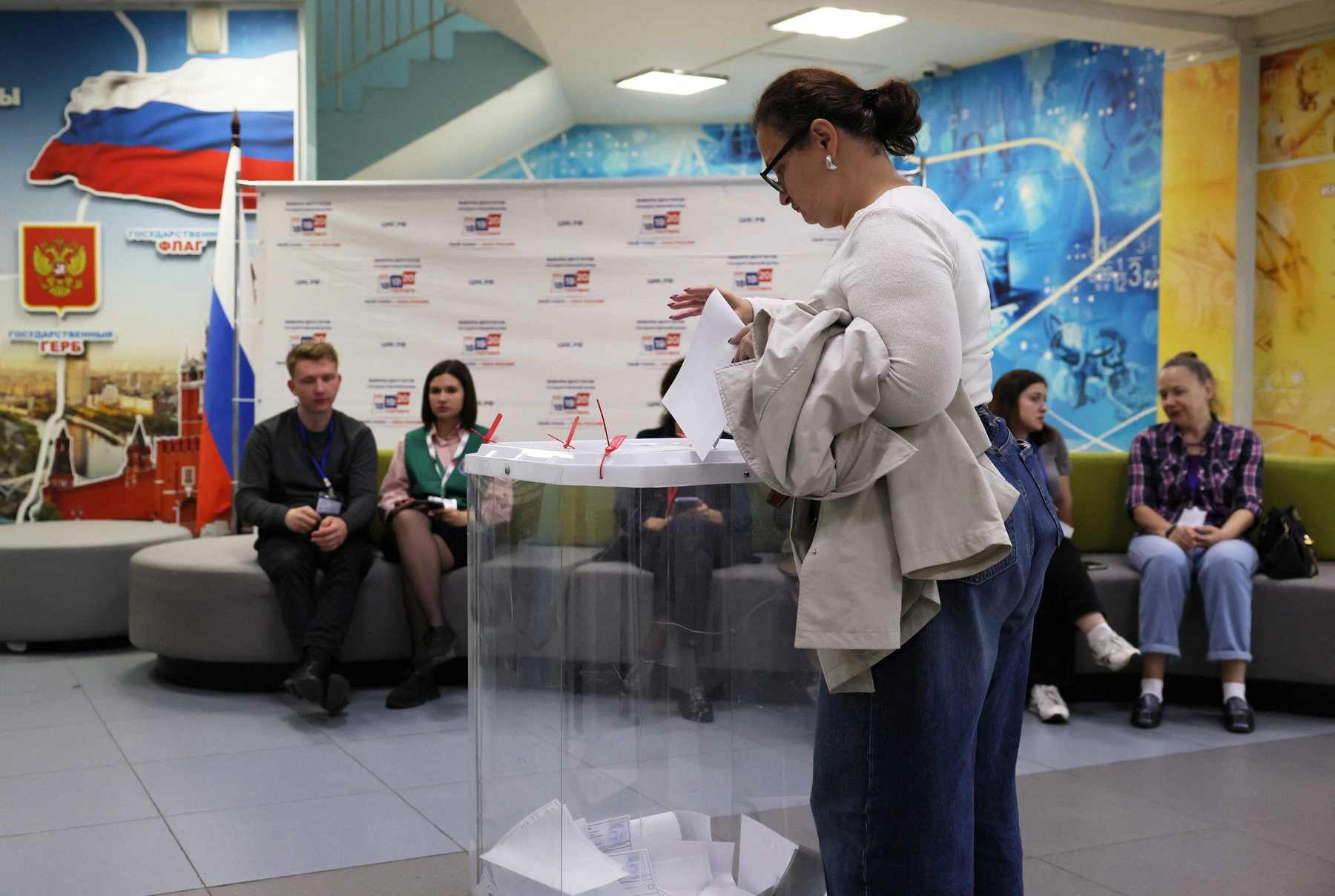 За последние две недели десятки кандидатов сняты или не допущены к участию из-за обвинений в экстремистской символике, нарушениях документов и иностранной активности. Региональное покрытие — Челябинская область и близлежащие субъекты.