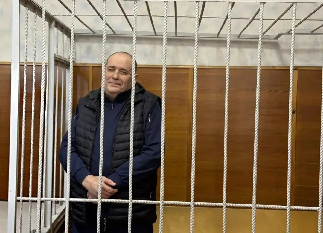 Андрея Кислицына признали виновным в получении крупной взятки; суд вынес 9 лет строгого режима и общий срок до 14 лет с штрафами около 17 млн рублей.