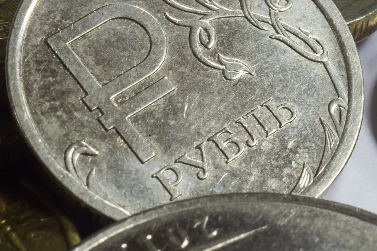 Глава государства подчеркнул низкий уровень госдолга и объяснил, почему дефицит не критичен. Он отметил, что правительство и Центробанк работают над макроэкономическим балансом и создают условия для частных инвестиций.