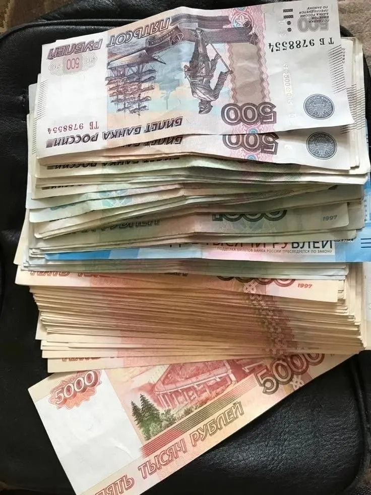 Инициатива обязать к выплате годовой премии, которую часто называют 13-й зарплатой, предложена депутатом; на первом этапе она может коснуться бюджетной сферы, затем — остального персонала.