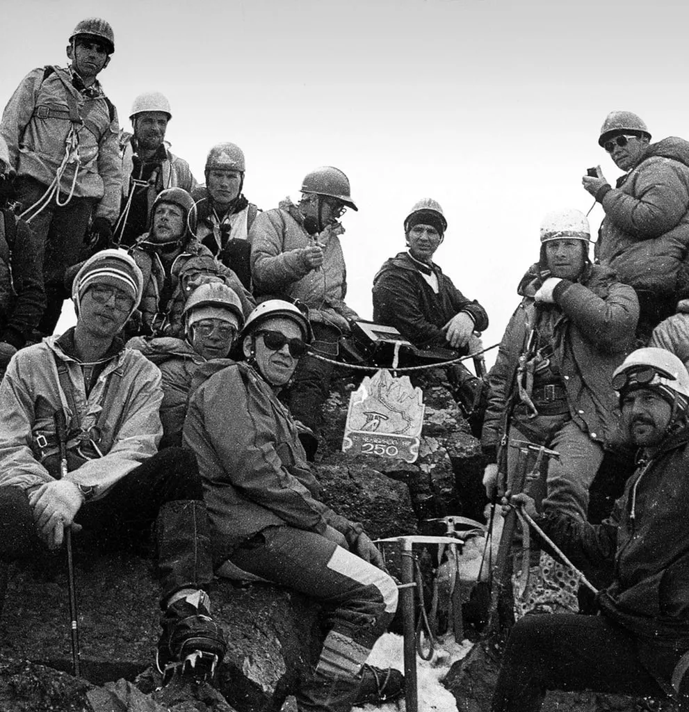 История пика в Заалайском хребте, названного в честь города, и участие альпинистов к 250-летию Челябинска.