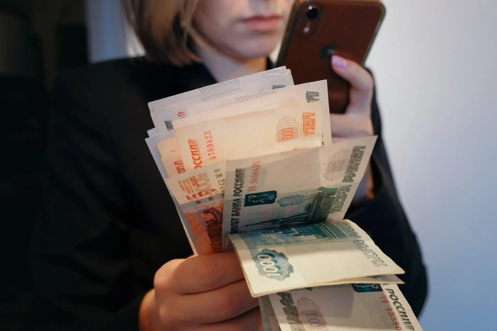 Разбор причин замедления экономики и роли ставки Центробанка: не всё объясняет медленный рост инвестиций.
