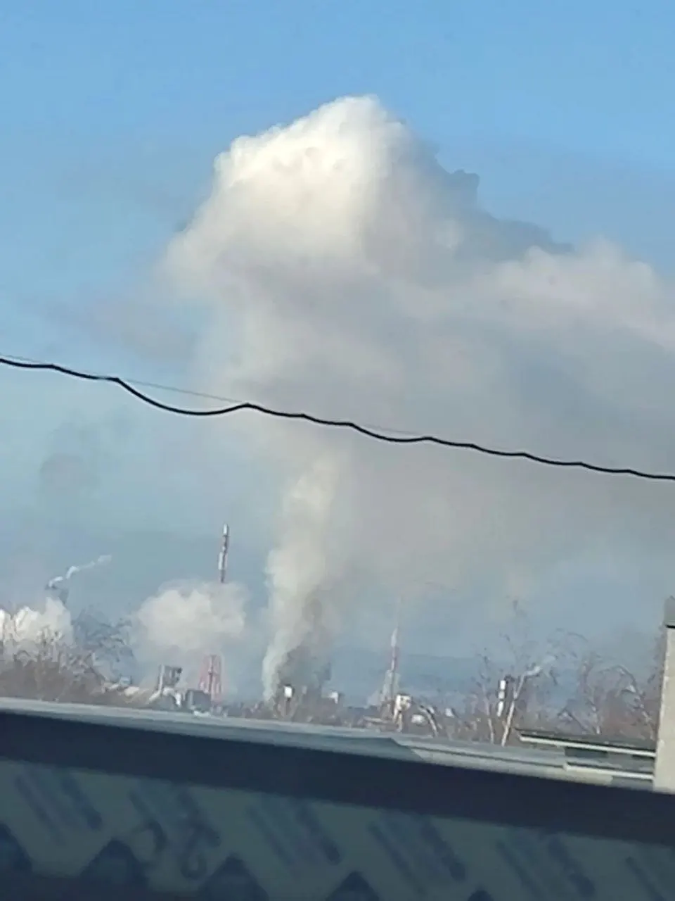 Ночью и утром 23 октября над Городецким районом Нижегородской области и Березниками в Пермском крае произошли атаки беспилотников. Сбито 19 БПЛА; пострадали люди, повреждены дома и образовательные учреждения; школы переведены на дистанционное обучение.