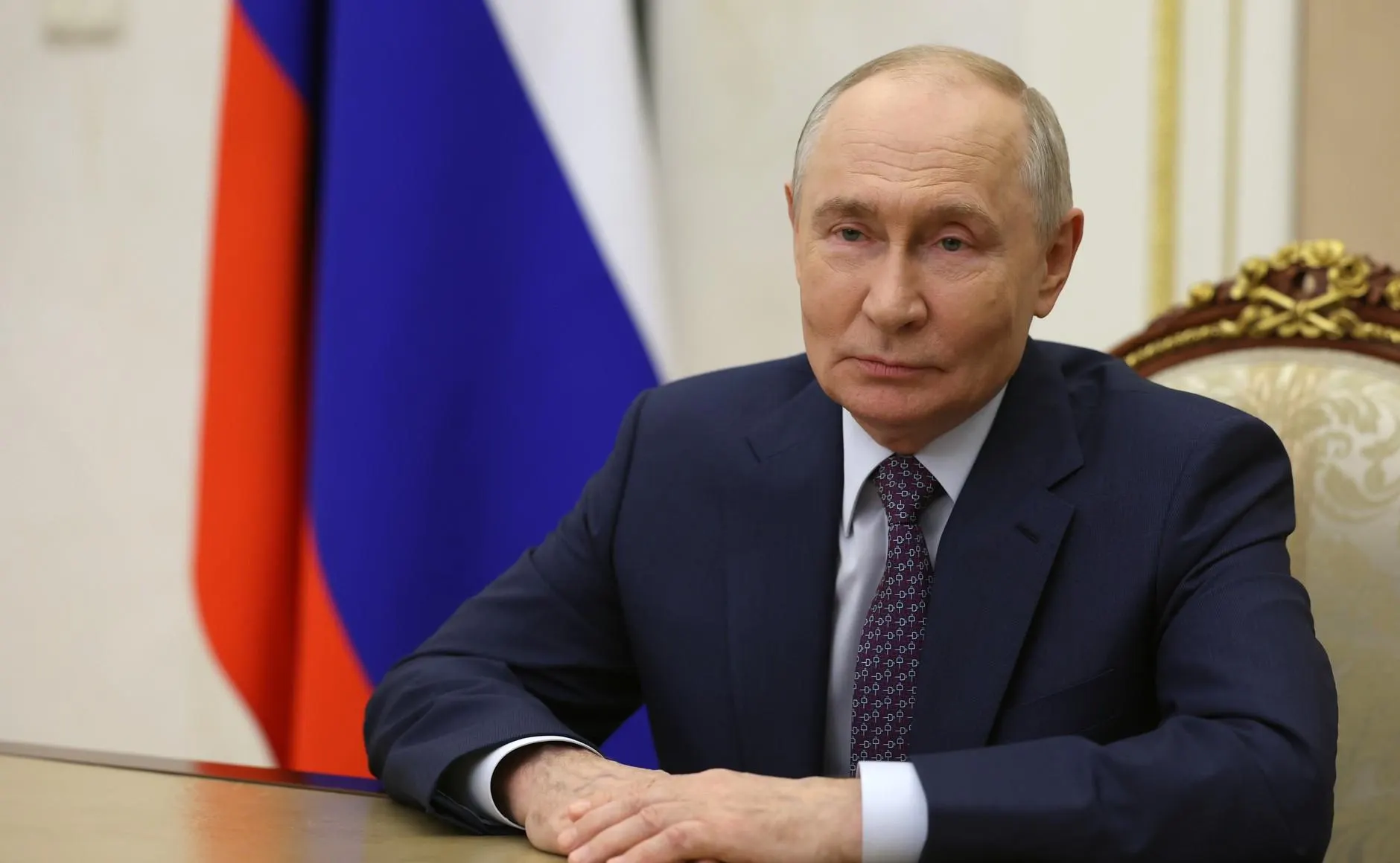 Путин поздравил педагогов с Днём учителя и подчеркнул важность труда учителей для успехов страны.