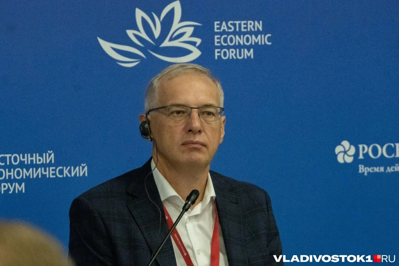 Алексеев подчеркнул богатый управленческий опыт Кожемяко и положительно оценил кандидатуру Шестакова как человека, умеющего слышать людей.